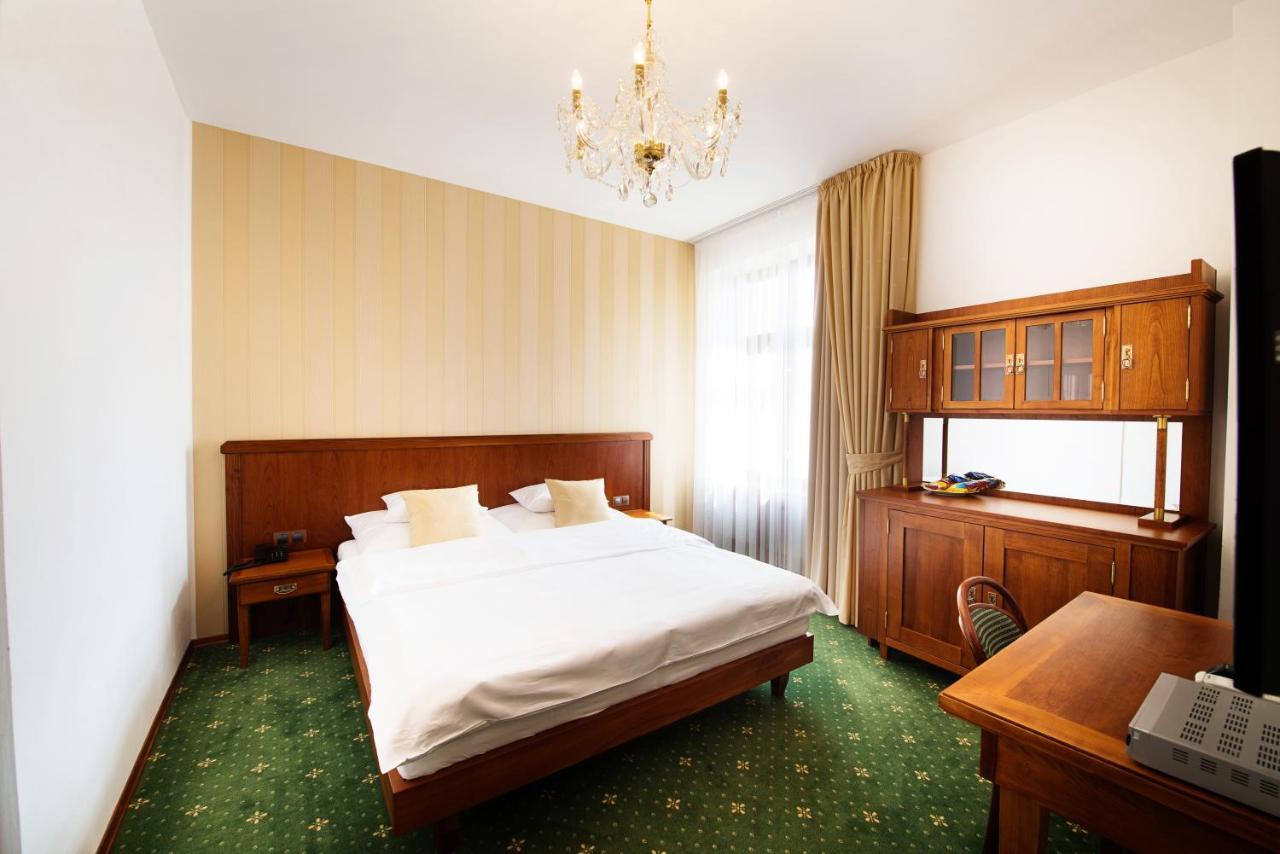 Hotel Slavie Pelhrimov Exterior photo